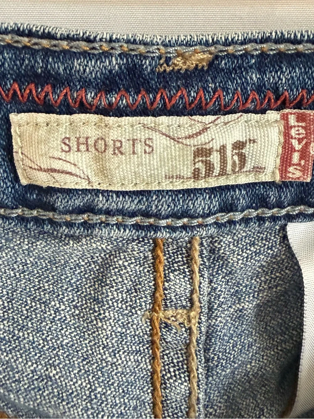 Levi's Y2K Women’s Blue Denim Rolled-Cuff Bermuda Jean Shorts SZ 4